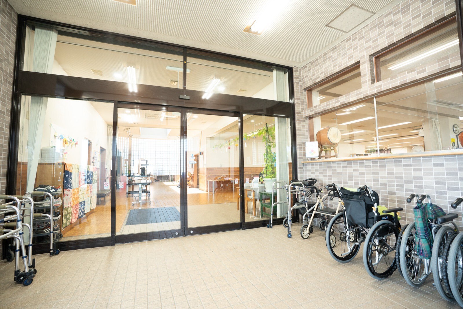 あかね園のデイサービス玄関