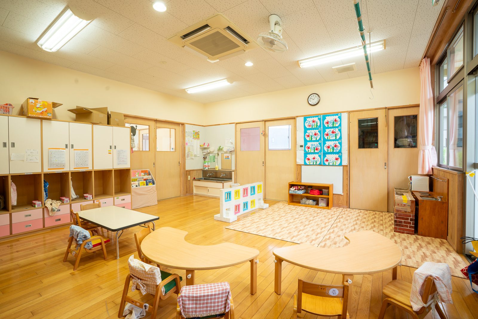 しんざこども園の保育室